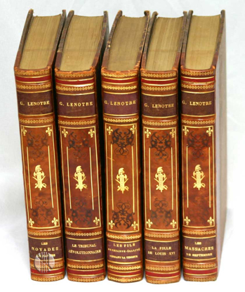 Afbeeldingen van Mèmoires et Souvenirs sur la Révolution et l´Empire. 5 volumes